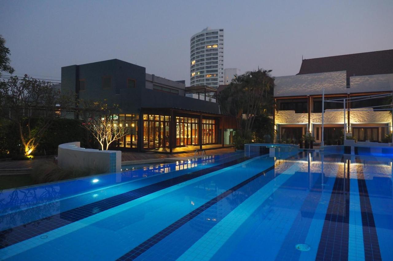 Kochira Hotel HHQ Exterior foto